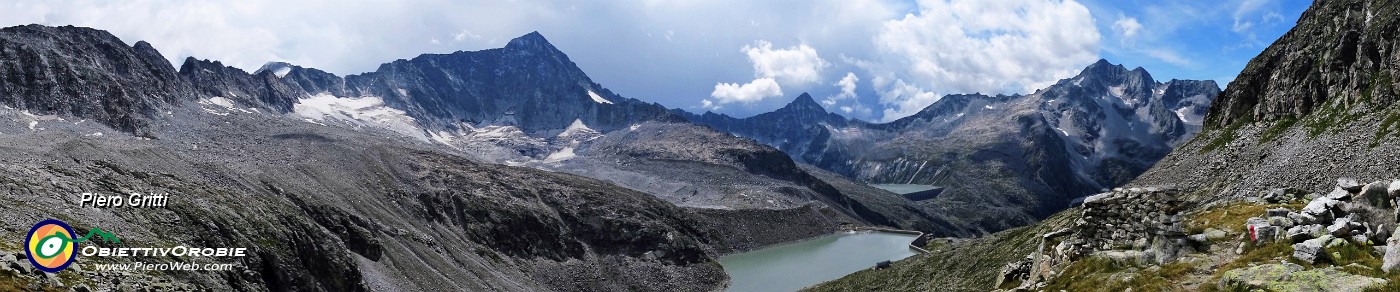 68 Pan.sui Laghi Venerocolo e Pantano con Adamello, Plem e Baitone.jpg